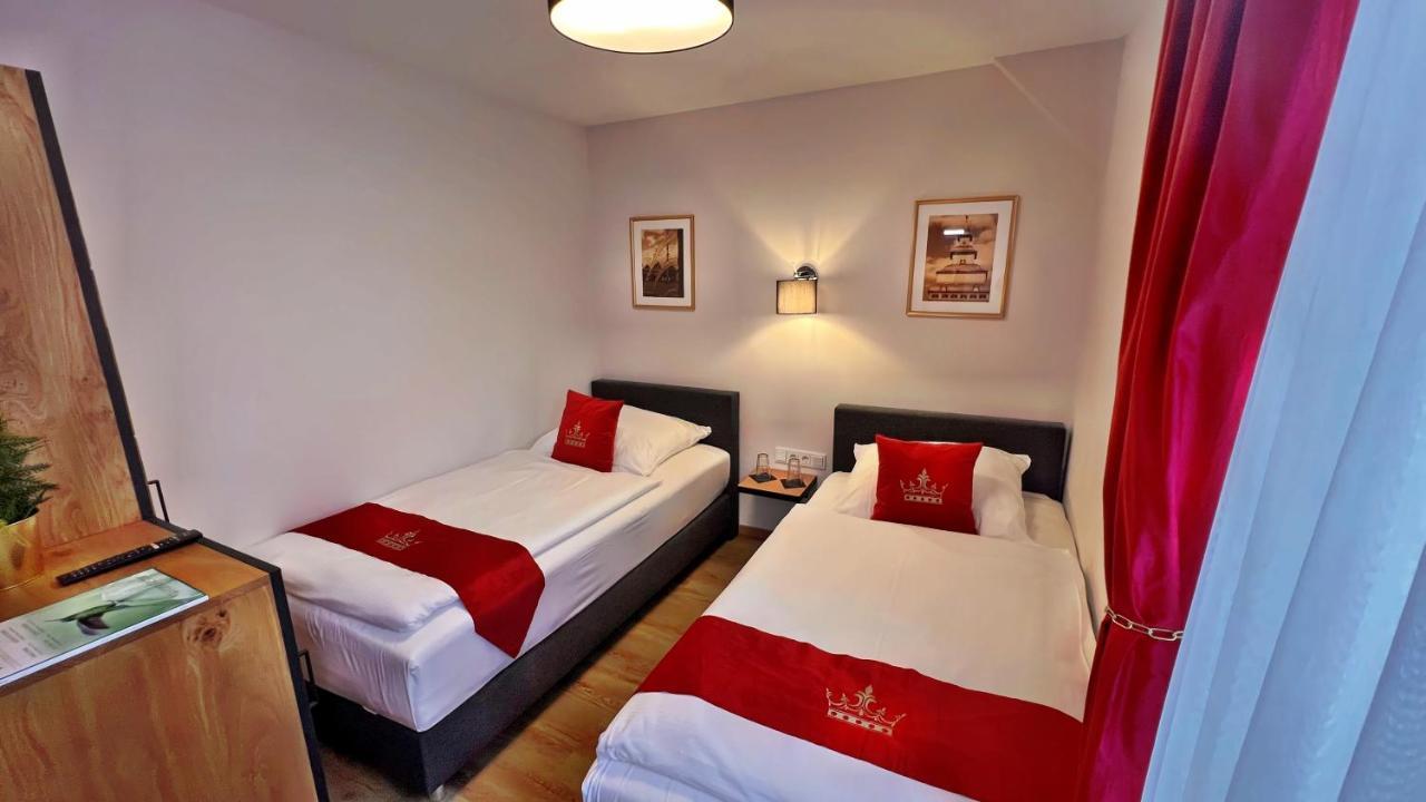 Hotel Zu Den Drei Kronen 3*